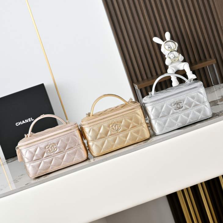 Picture of Chanel Handbags _SKUfw239871224fw